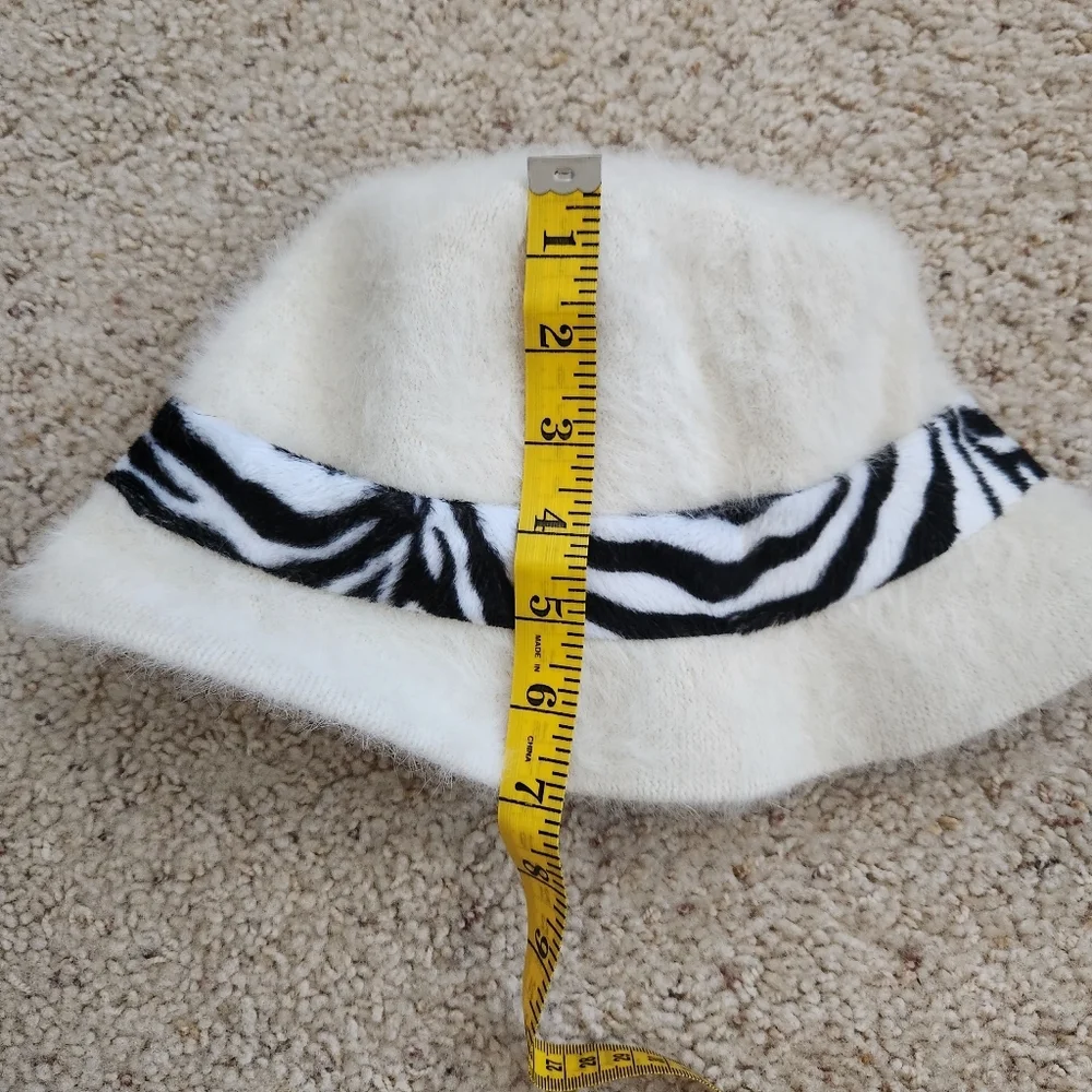 Womens Vintage Fluffy Cream Bucket‎ Hat Zebra Band Angora Wool Blend y2k - Picture 8 of 8